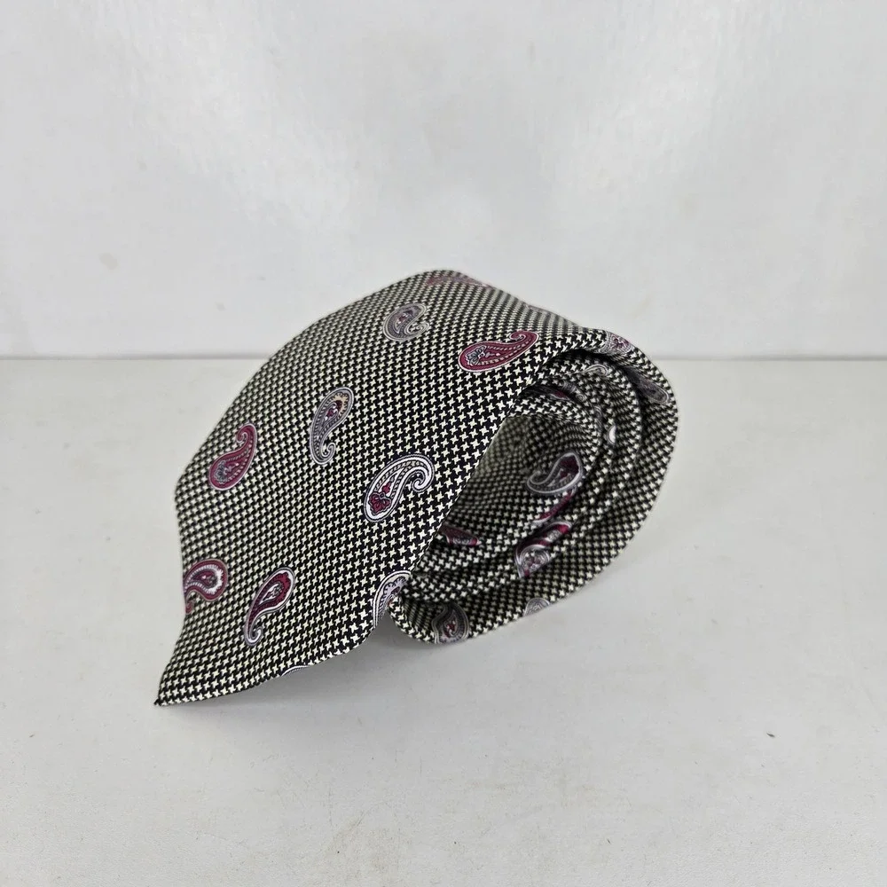 Christian Dior Beautiful All Silk Paisley Neck Tie Gray Purple Pink‎ Woven Italy